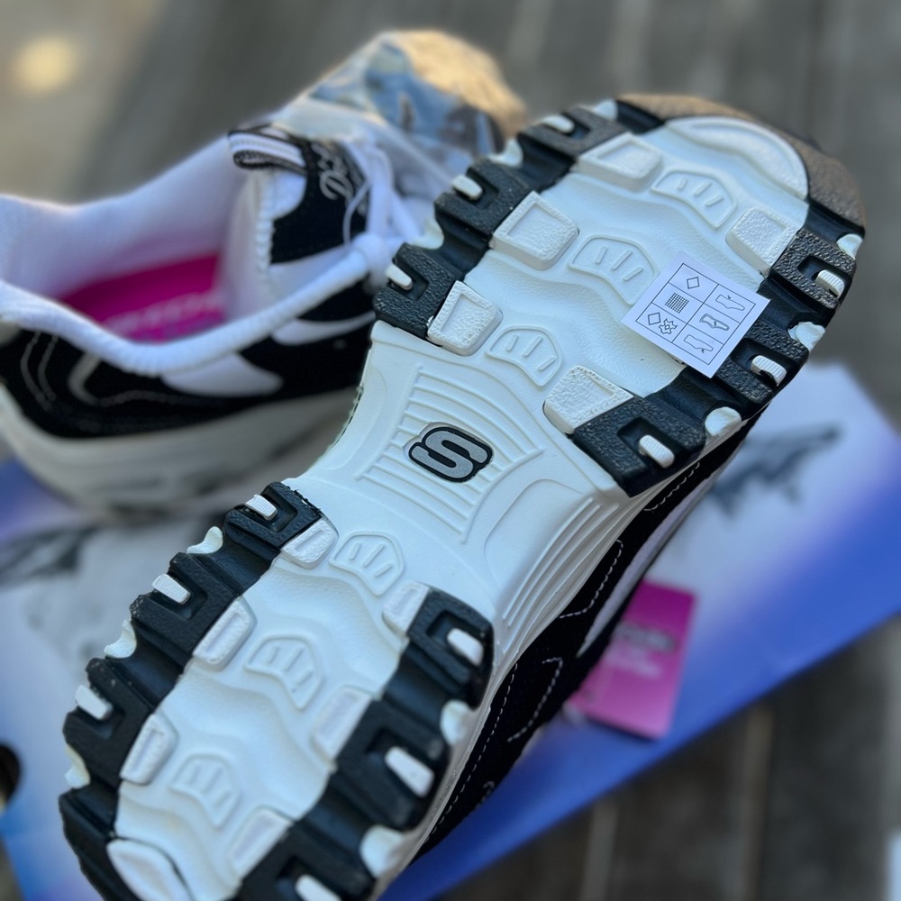 NIB Skechers D'Lites Biggest Fan Black White Chunky Sneakers Womens Size 7 - Picture 10 of 12